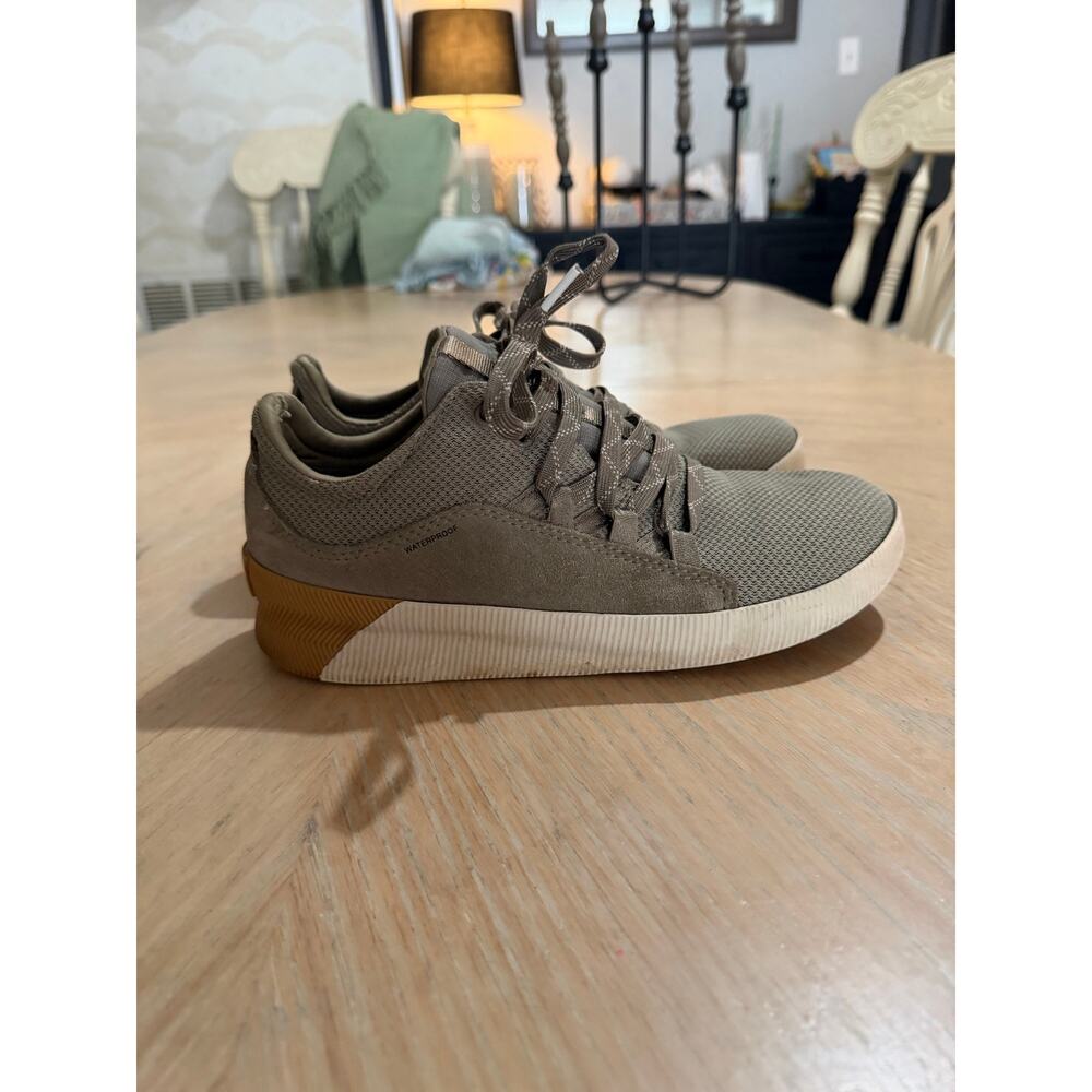 Sorel Women's Out 'N About Plus sneakers in a sage green color size 8.5